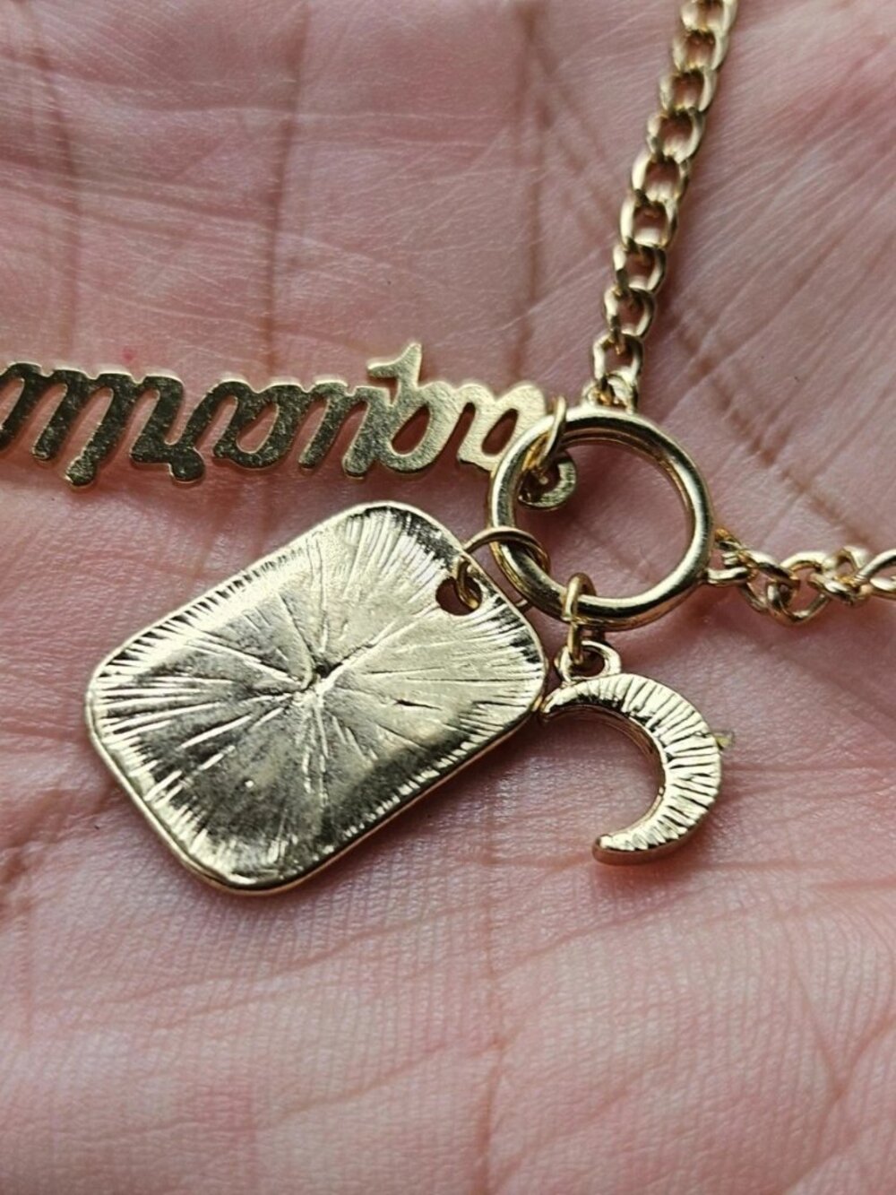Aquarius Pendant Necklace Gold Tone Fashion Jewelry Charms Necklace - Picture 5 of 10